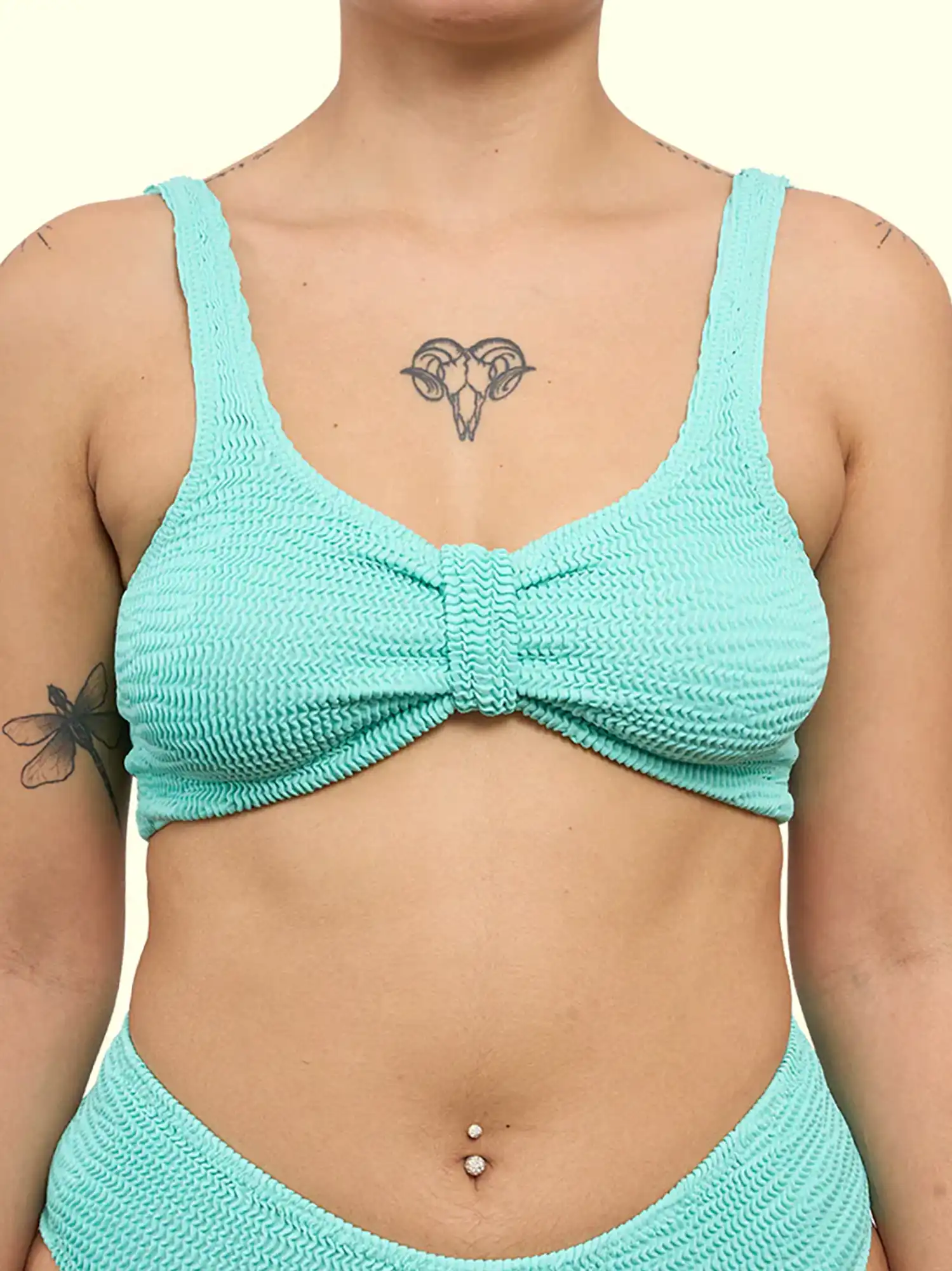 Bikini verde menta con lazada de Calamoon (parte de arriba) 01