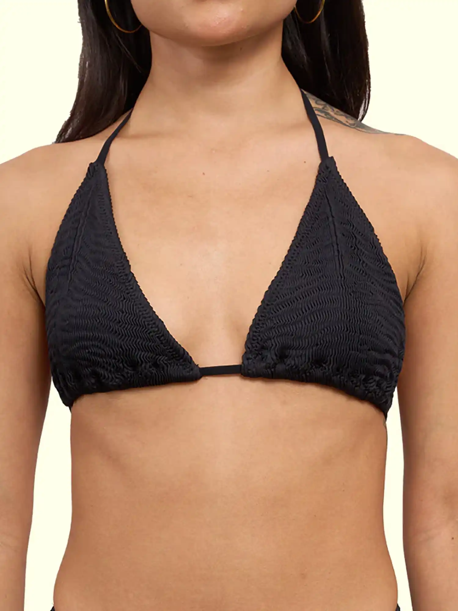 Bikini Triángulo Negro, de Calamoon (parte de arriba) 01