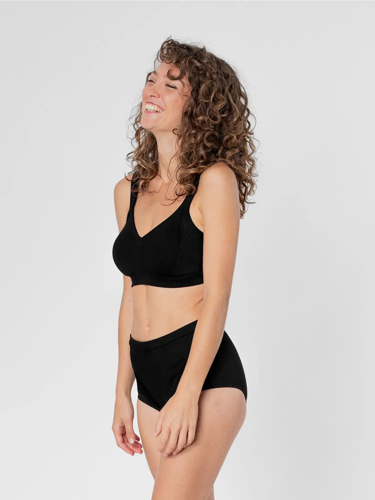 Conjunto Henriette sujetador sin aros y braga negra Erlich Textil 06