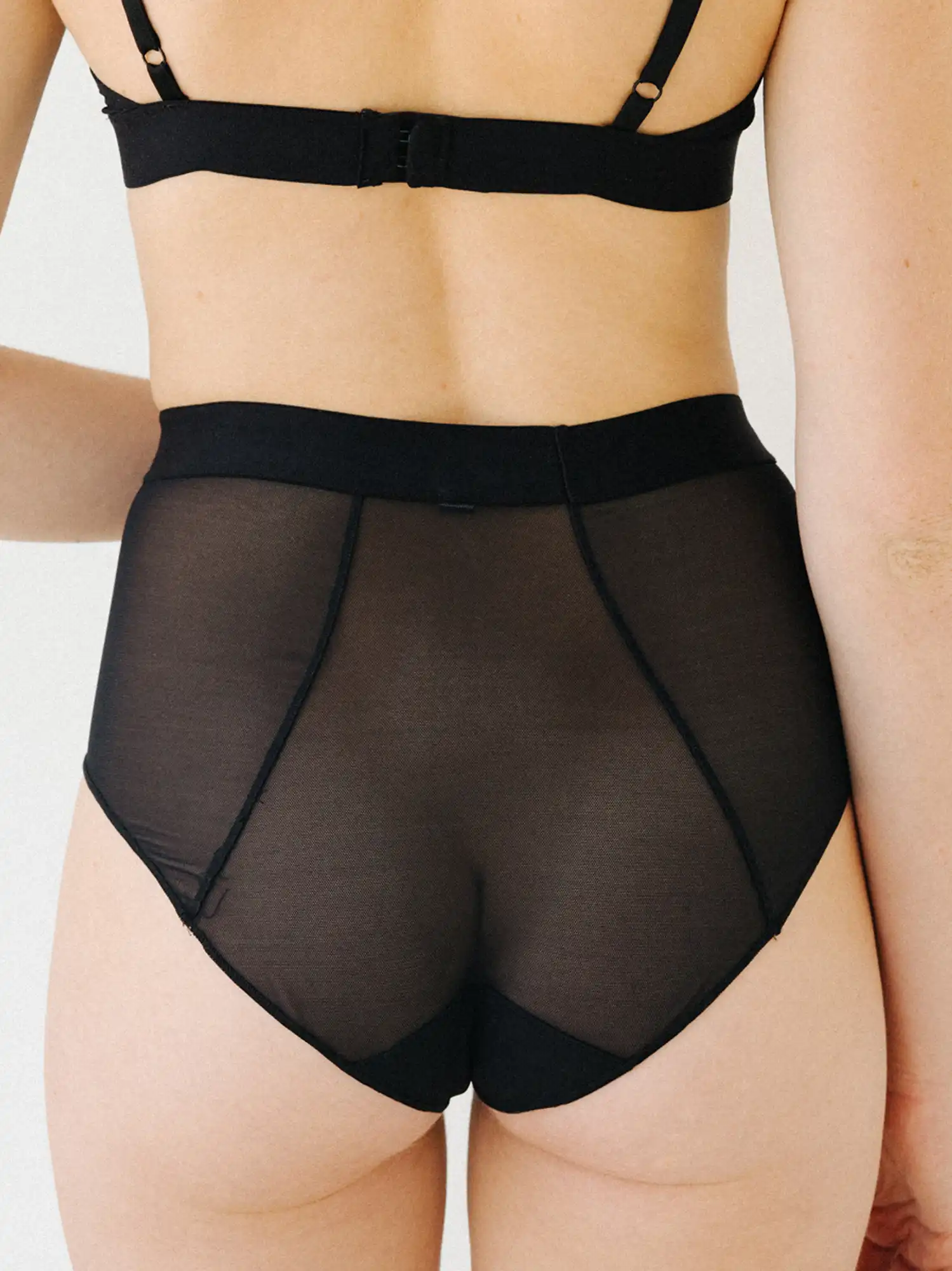 Braga alta transparente negra Eva de Lef Lingerie Ecometas 03