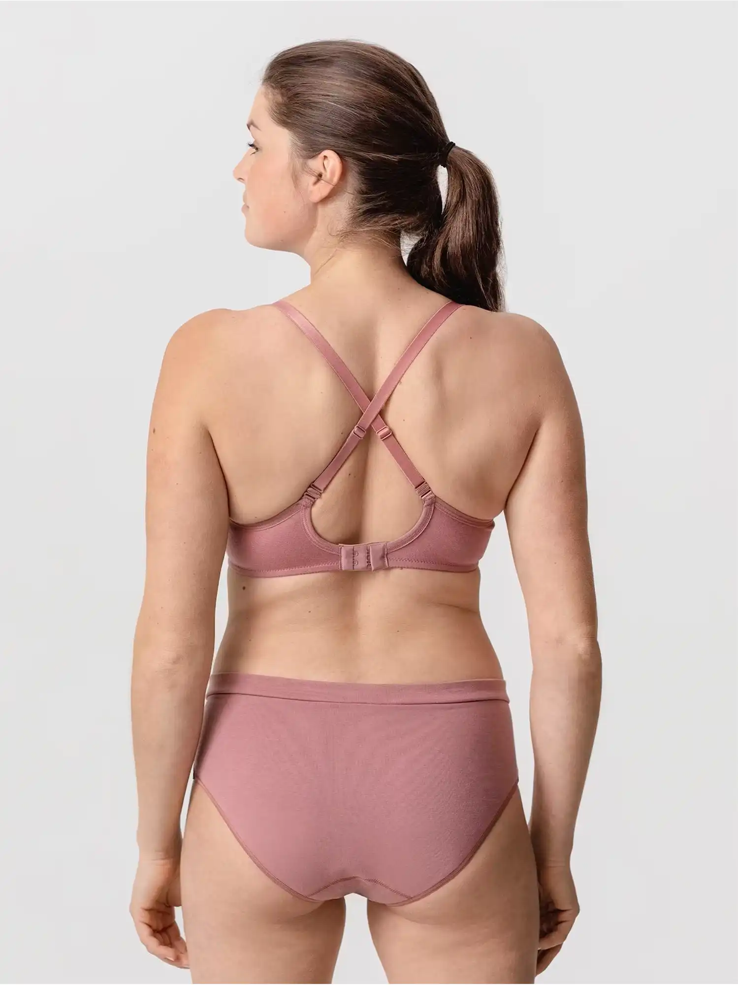 Sujetador tirantes cruzados multiposicion malva Amela de Erlich Textil 03