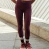 Mallas deportivas de algodon burdeos, de Clotsy Brand_03