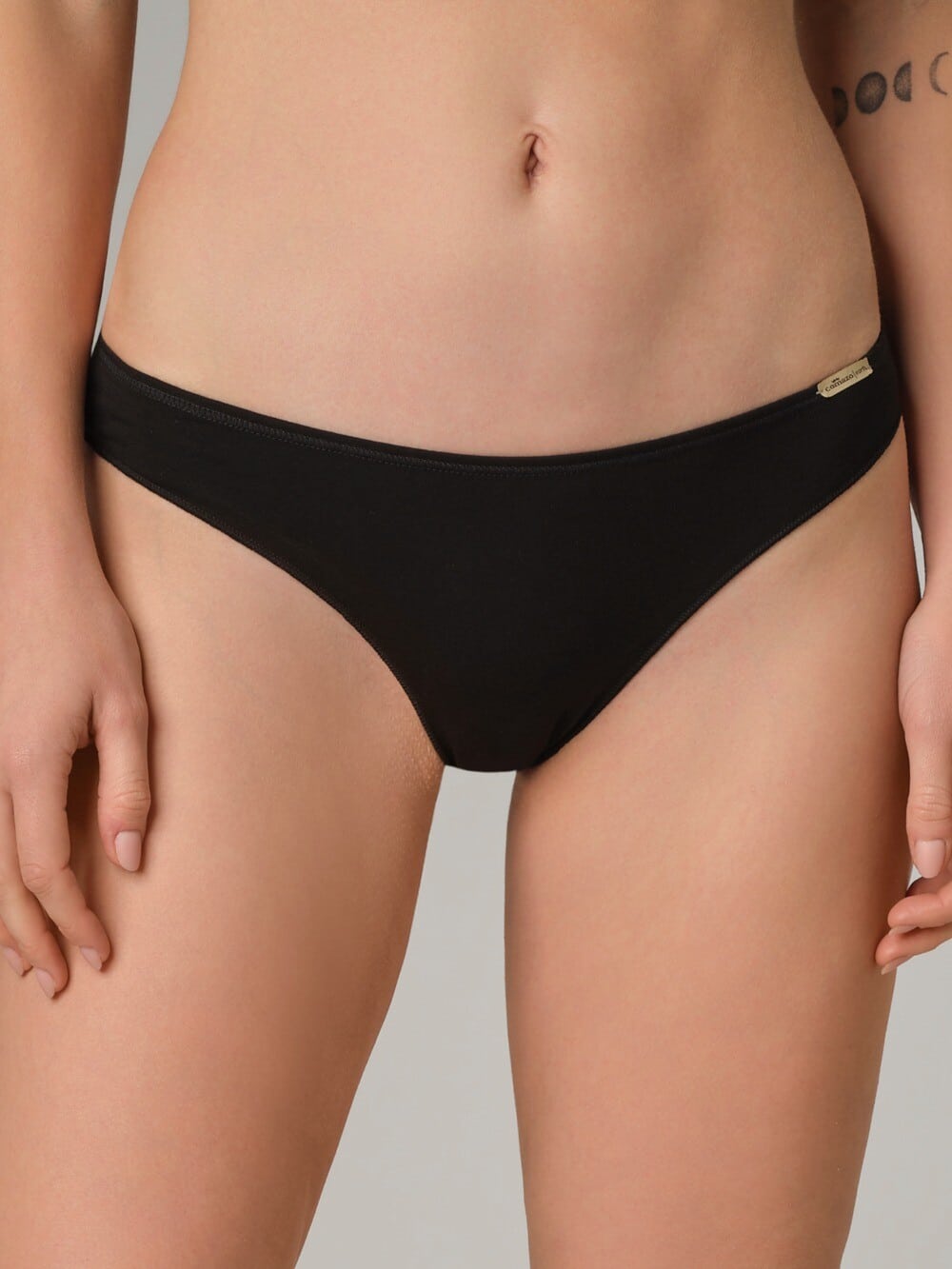 Pack tangas de algodón orgánico negro (3 unidades), de Comazo 02