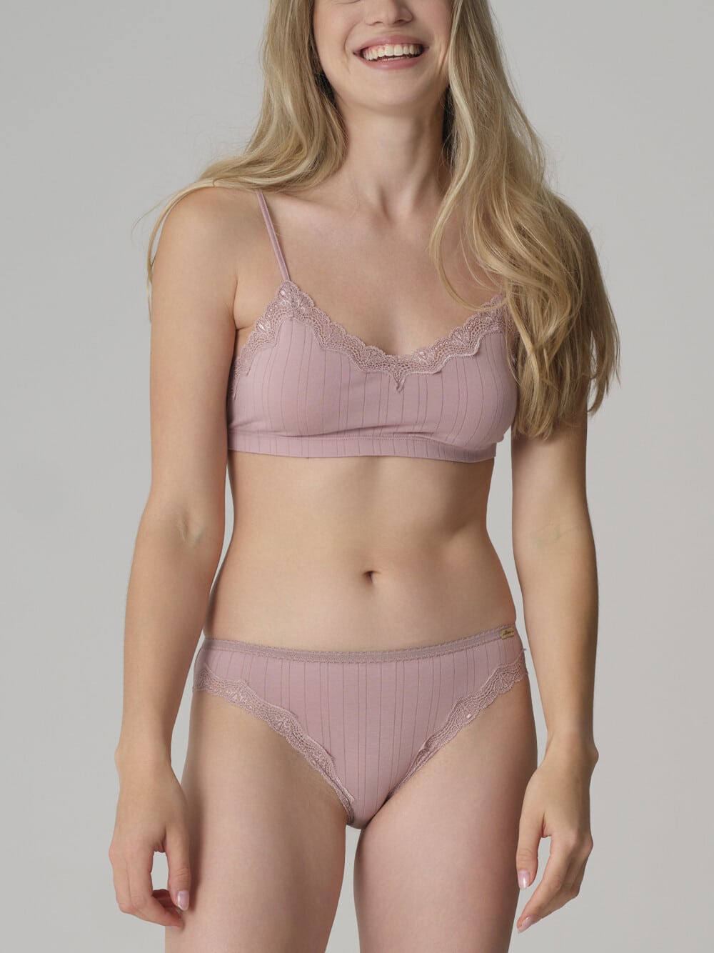 Top de algodón orgánico malva con encaje, de Comazo Earth 04