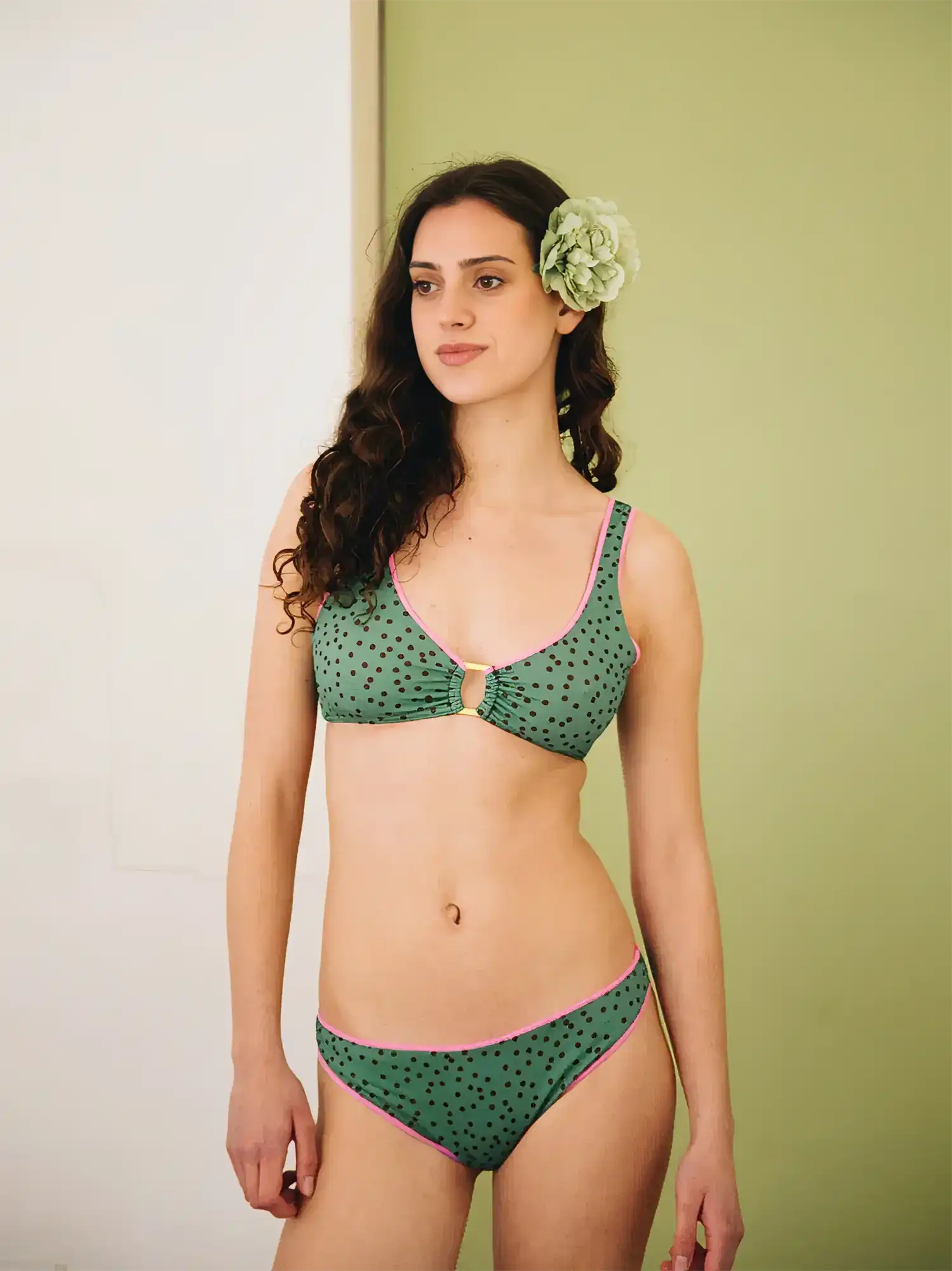 Bikini estampado Mila Topos Verde de Bella Lola 01