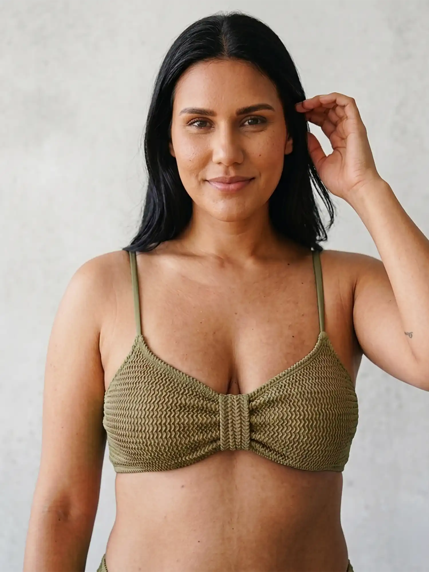 Top bikini verde olive ona lazada de Calamoon parte de arriba 01