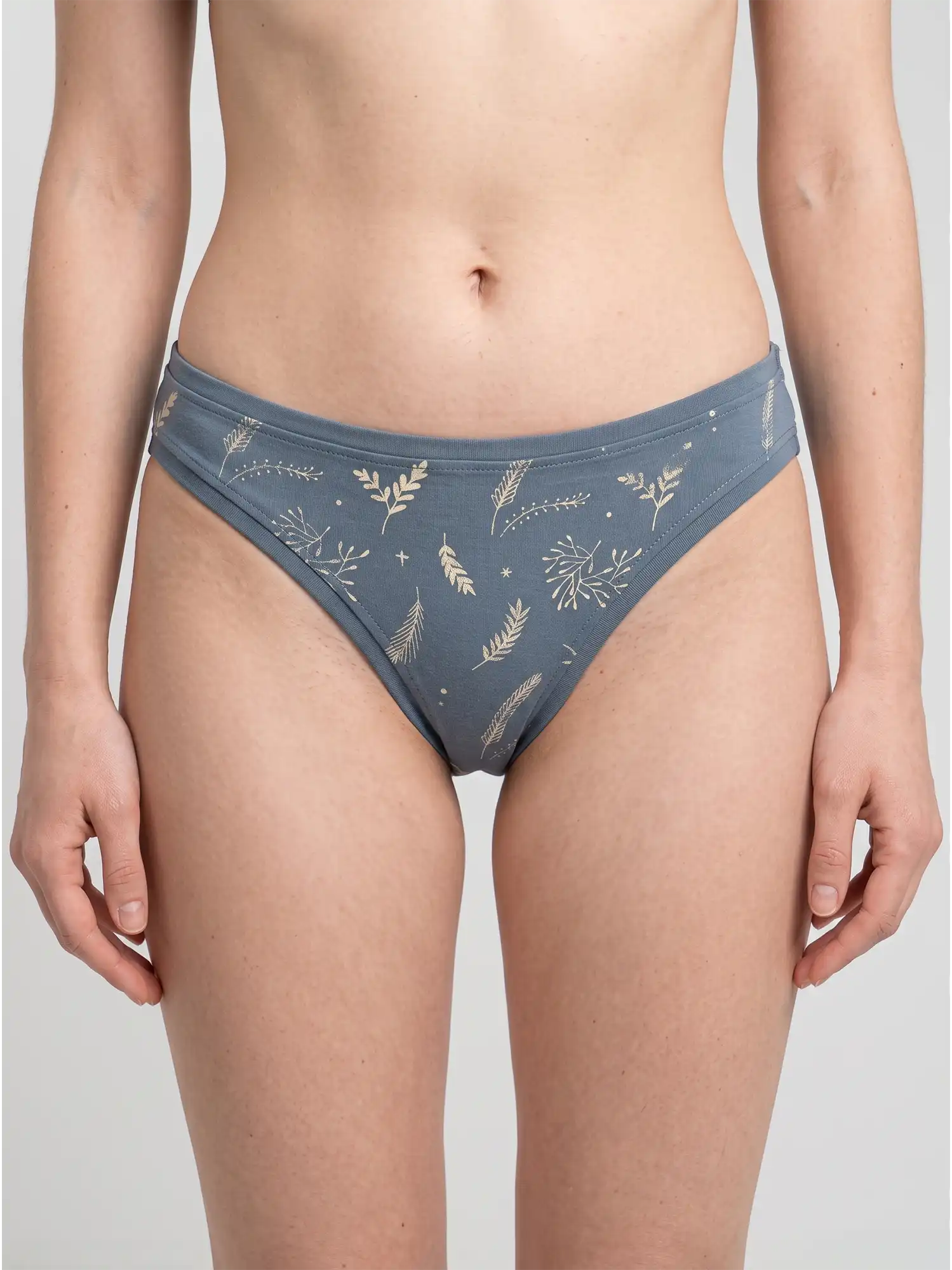 Braga brasileña azul y gris de algodón orgánico estampado, de Lilah frontal 01