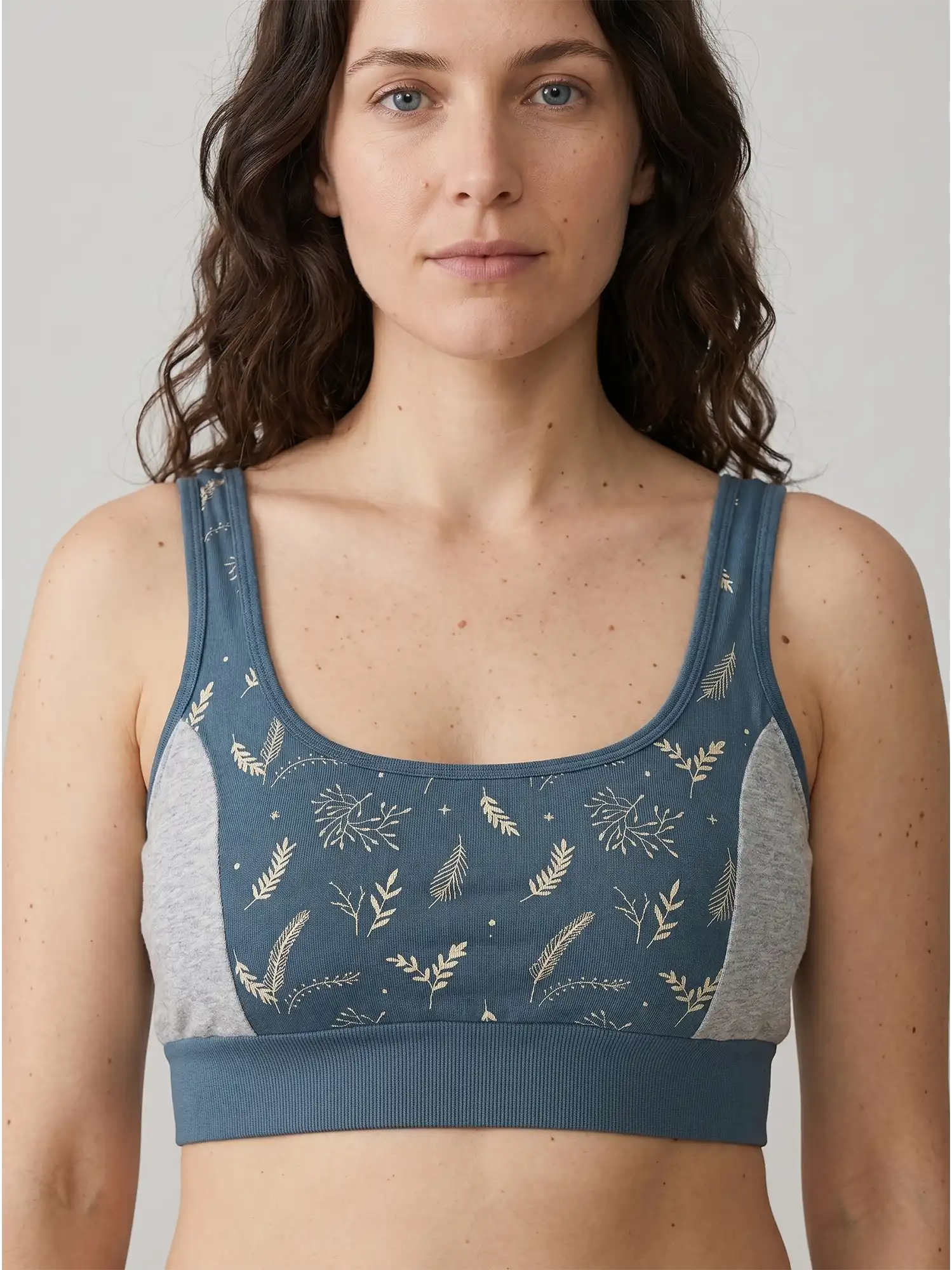 Top azul y gris de algodon organico estampado de Lilah 01