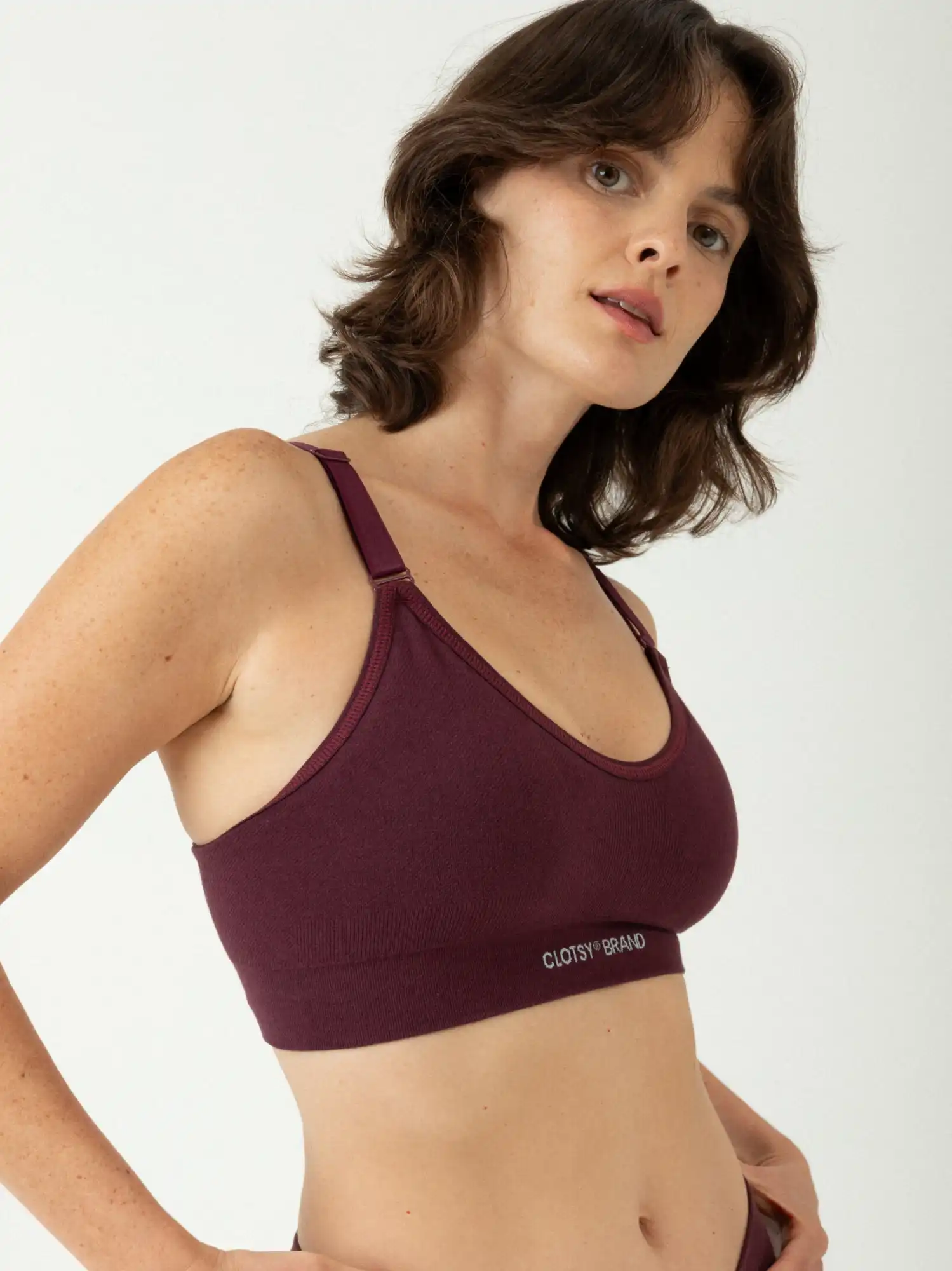 Bralette de alta sujeción de algodón orgánico burdeos, de Clotsy Brand 01
