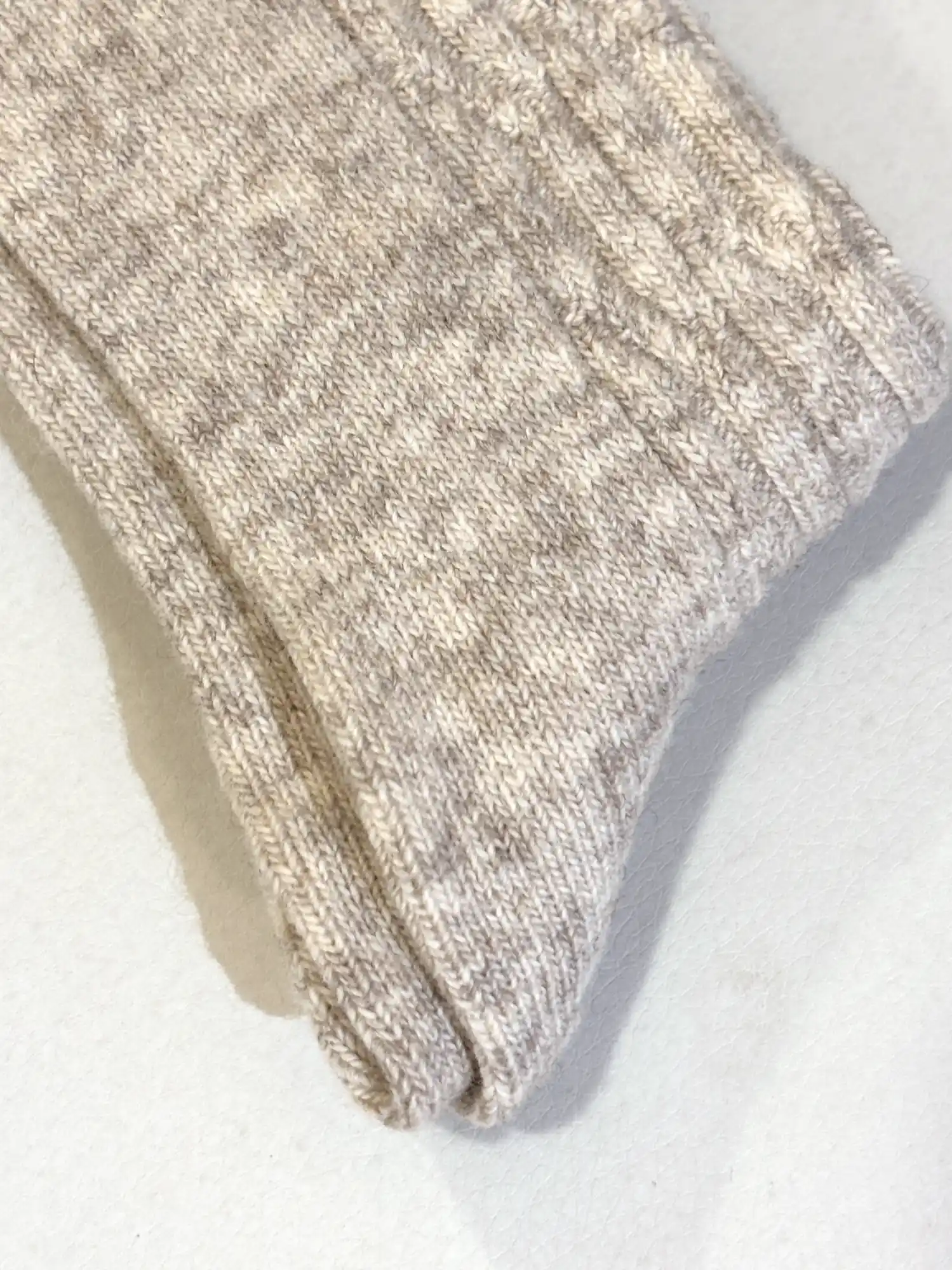 Calcetines de lana y algodón orgánico beige, de Venga 04